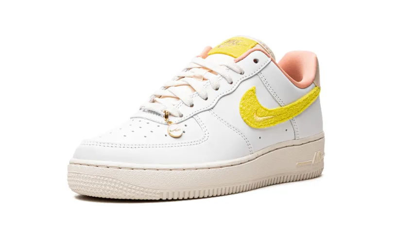 Nike Lifestyle AIR FORCE 1 '07 LX WMNS